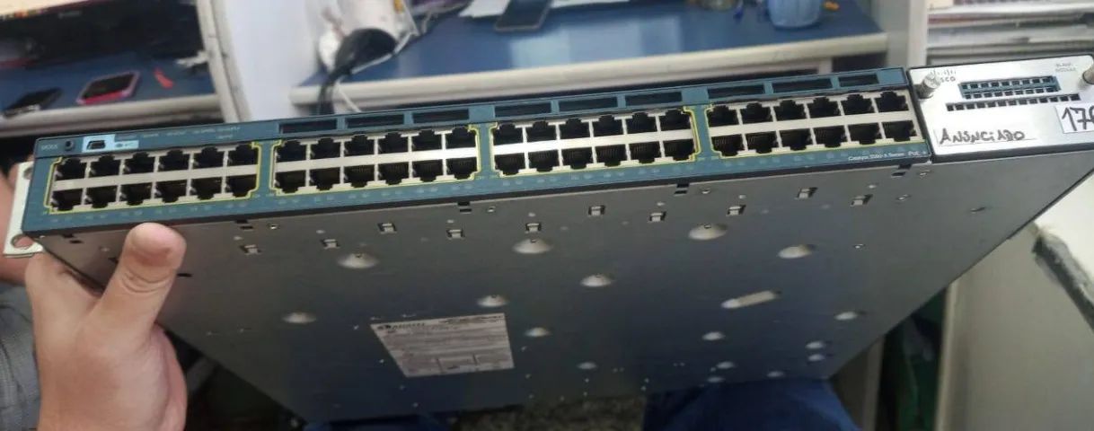 Switch Cisco C3560X-48P-S - PoE+ 48 portas