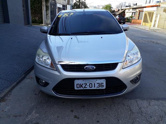 Ford Focus Glx 2.0 flex sem entrada - Foto 2