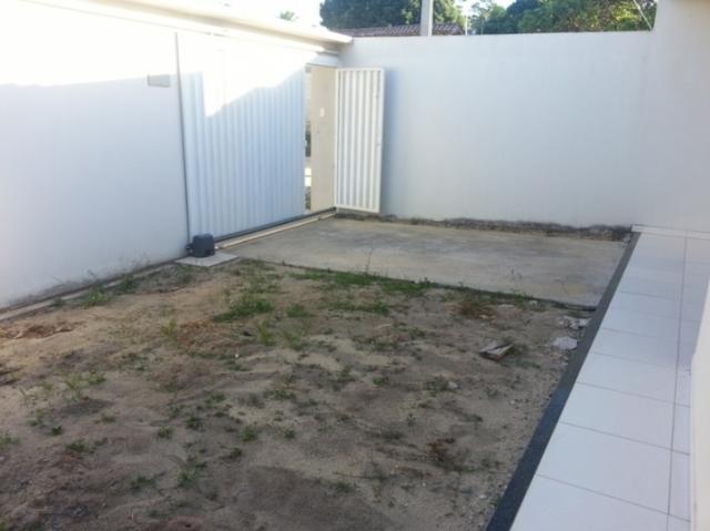 VENDO CASA COM 03 DORMITÓRIOS E ÓTIMO ESTADO DE CONSERVAÇÃO - Foto 6