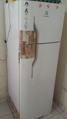 Geladeira R$ 180