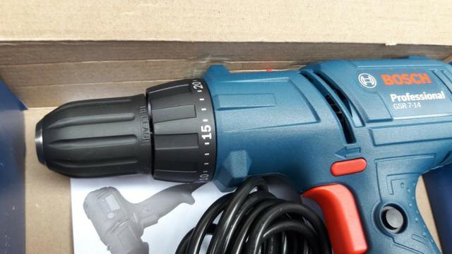 Parafusadeira e Furadeira Bosch Profissional - NOVA - Foto 3