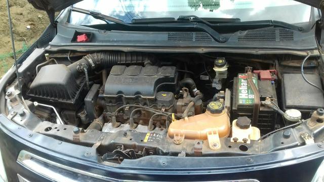 Vendo carro cobalt 1.4 bem conservado 2013 e 2014 não deve nada meu contato - Foto 2