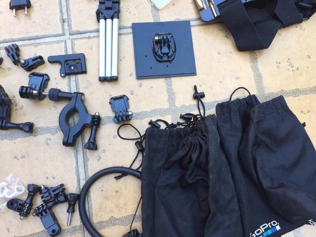 Kit com 2 Gopro Hero 3 Black edition com varios acessorios - Produto seminovo - Foto 4