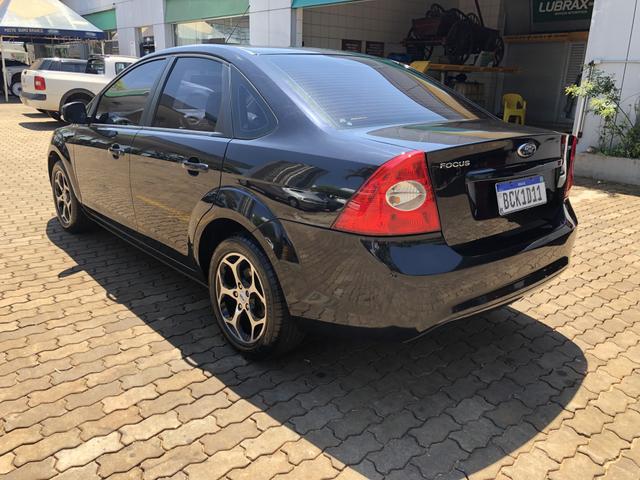 Focus 2.0 16v bem conservado, 4 pneus novos, baixo km, sou segundo dono - Foto 5
