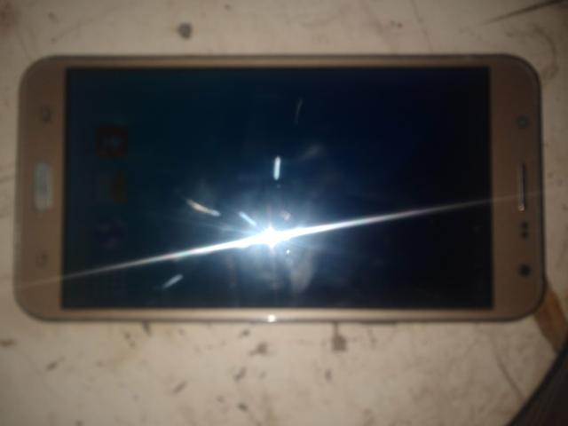 Celular J7
