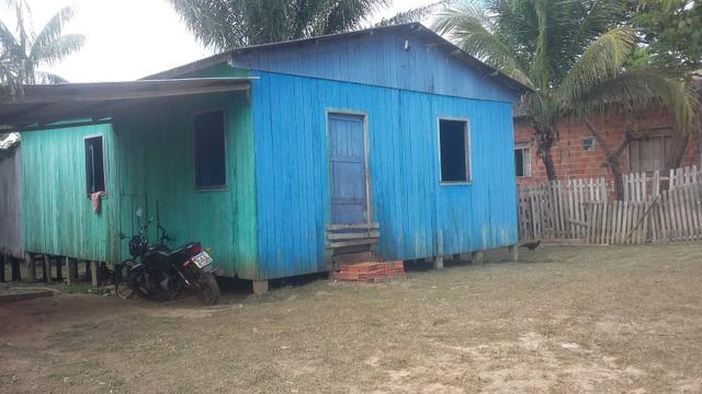 Vendo essa casa medindo 6x9 terreno medindo 15x25