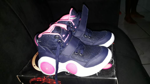 tenis infantil com som