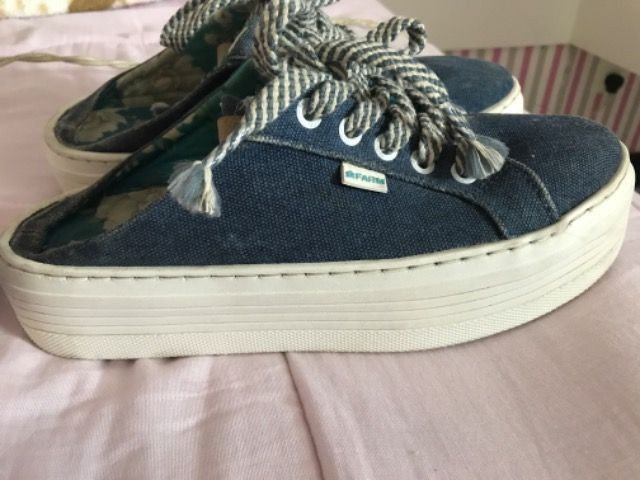 tenis farm jeans
