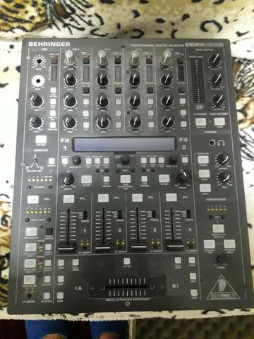 Behringer digital pro mixer ddm4000 traktor 1