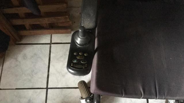 Cadeira de Rodas Elétrica - Foto 2