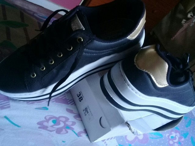 sapatenis solado alto