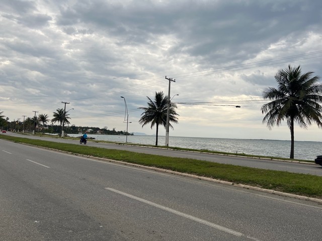 Casa com Piscina e 3 Suítes de frente para o mar em Iguabinha - Foto 3