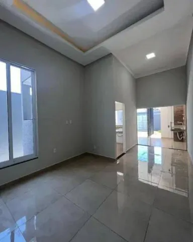 Vende-se esta casa entrada de 10mil