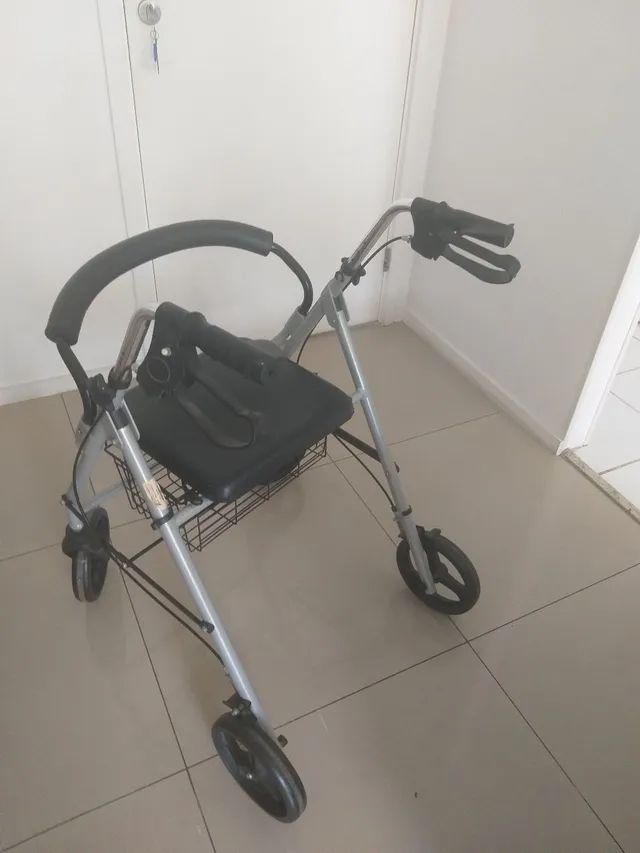 Andador 4 Rodas - Foto 4