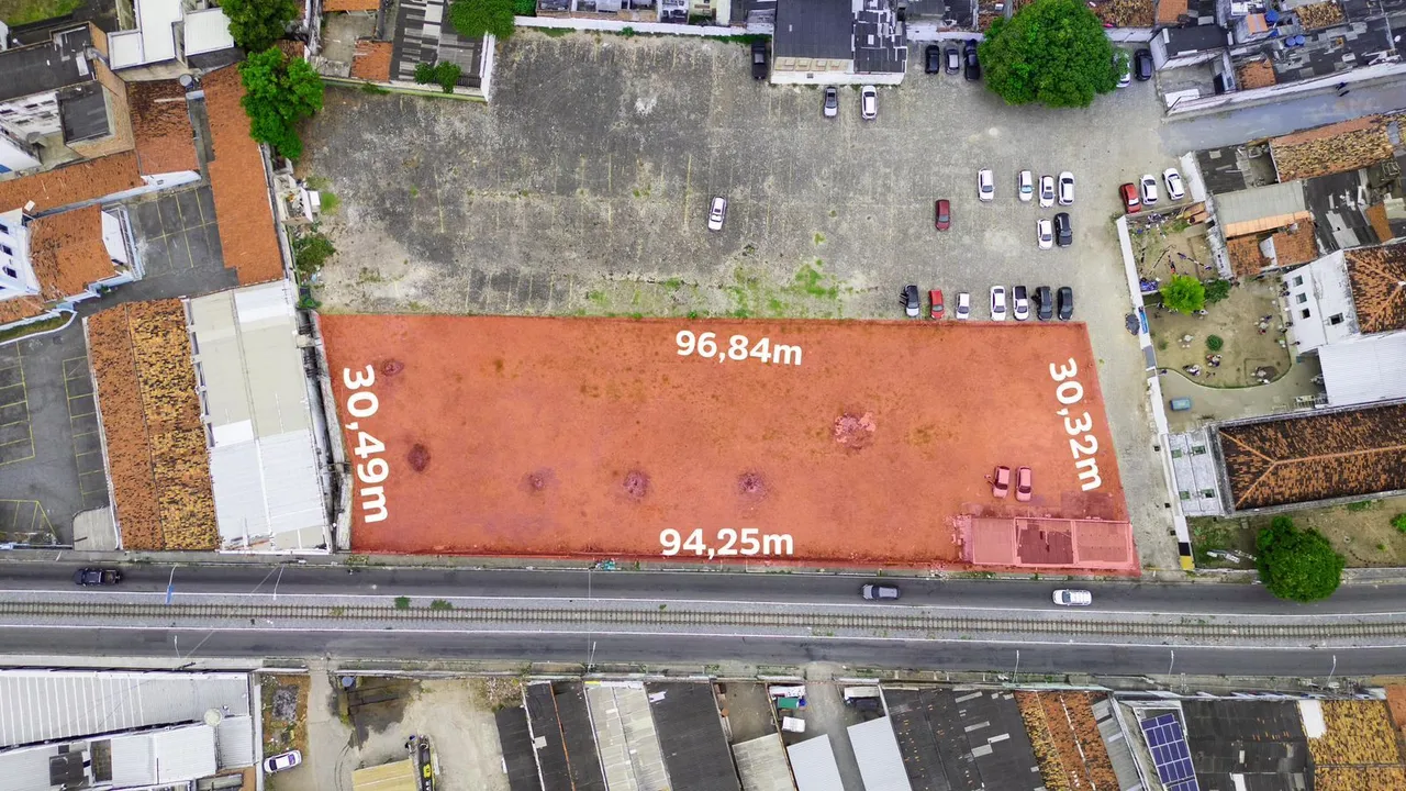 Vendo esse mega terreno no centro de Maceió.