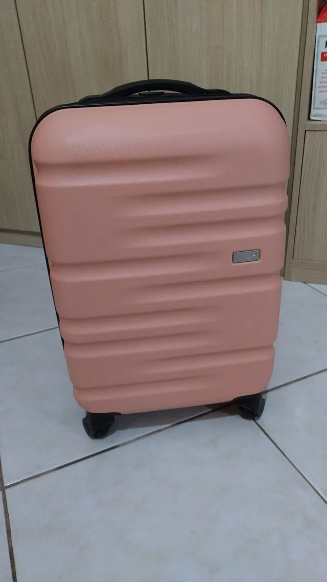 1 Mala de bordo 4 rodas ABS 53cm com cadeado TSA