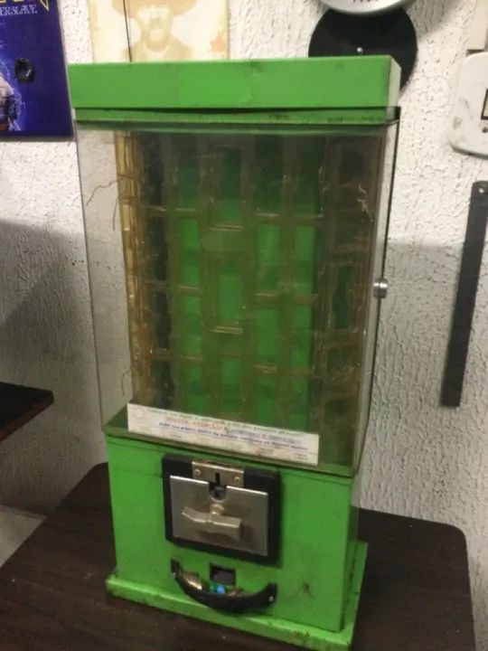 Máquina de brinde antiga