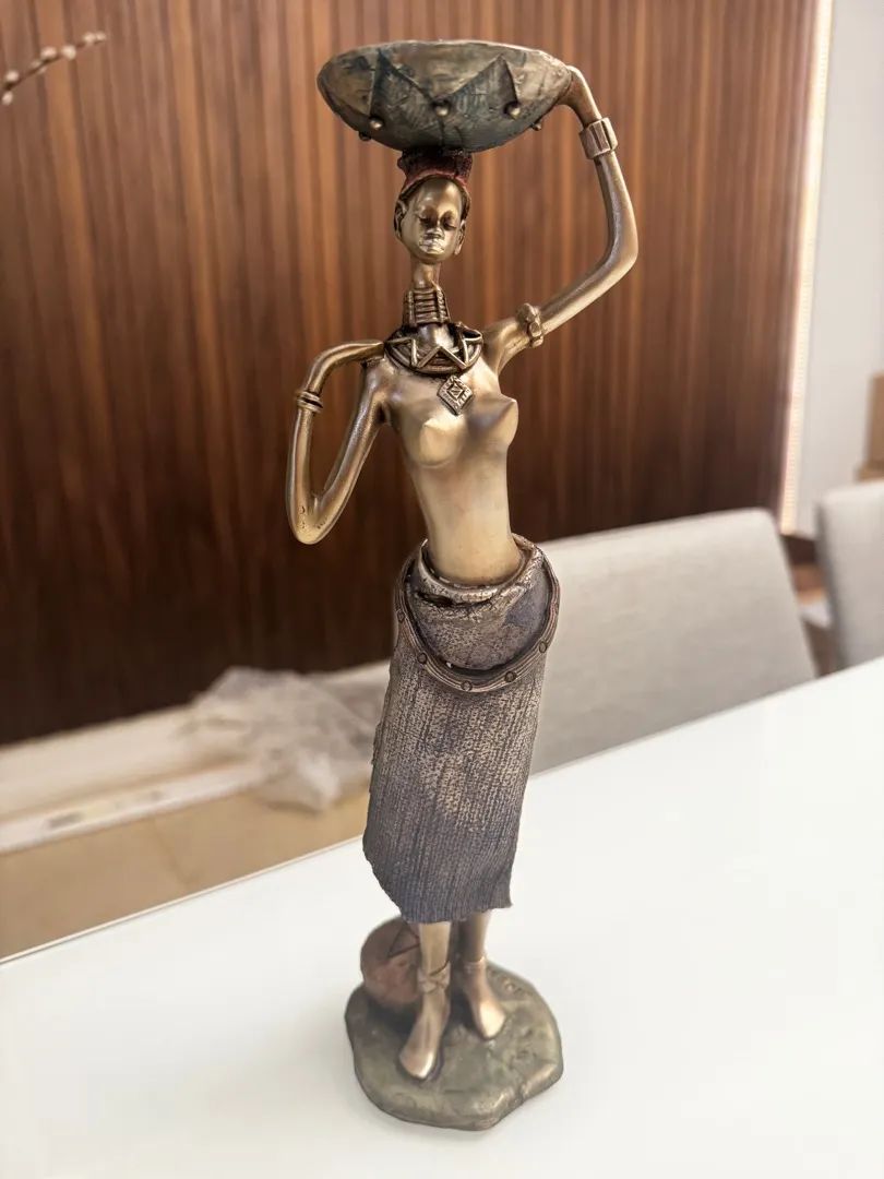 Esculturas Mulheres Africanas em resina (4 peças) - Foto 3
