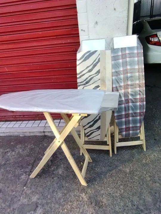 Tábua de passar roupas de madeira 