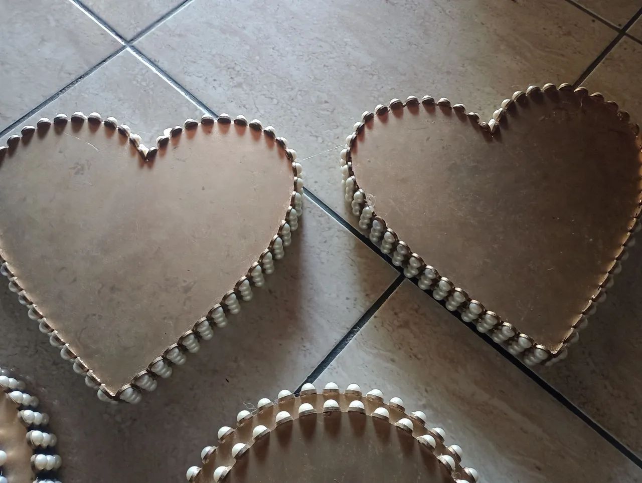 6 Bandejas MDF com pérolas 