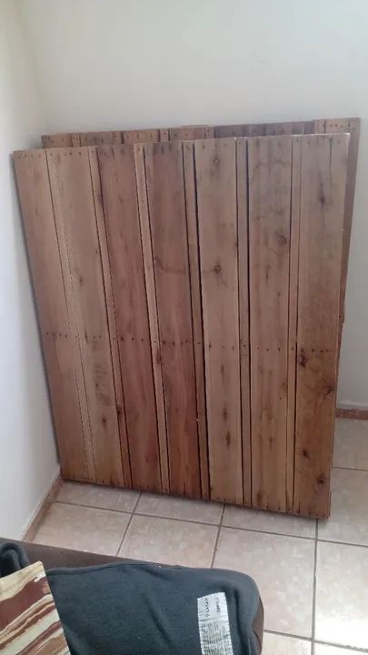 02 Paletes de madeira