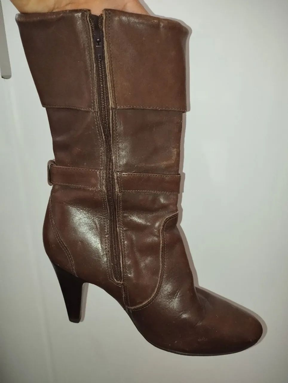 Bota de couro marrom número 35