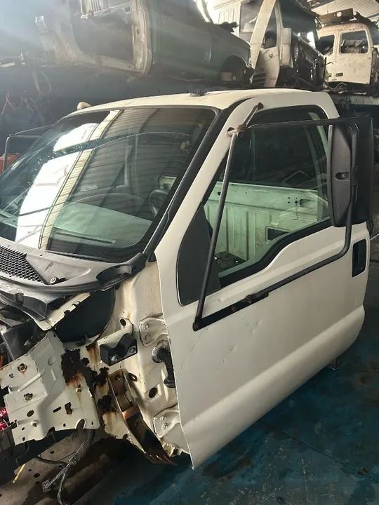 CABINE DO FORD PITBULL