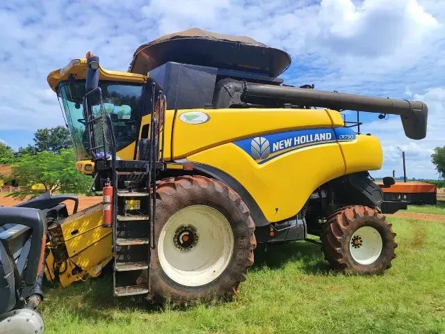 Colheitadeira New Holland - Cr 7.90