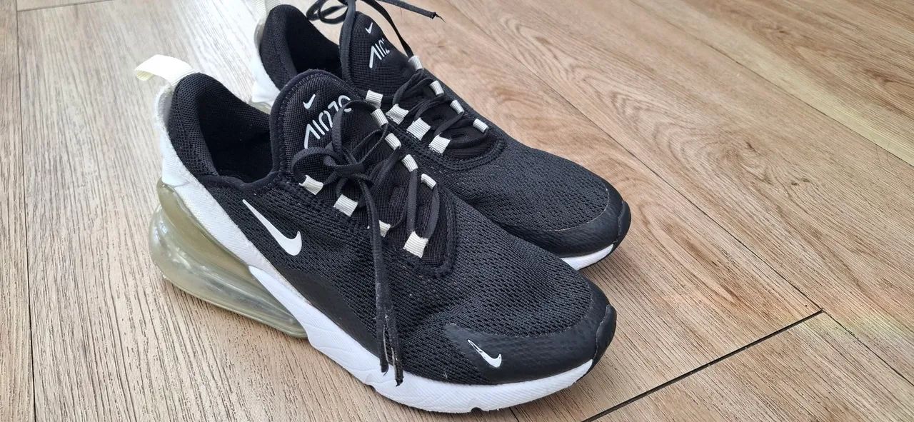 Tênis Nike Air Max 270 Preto e Branco N° 37 Calçados Jardim - Main Image