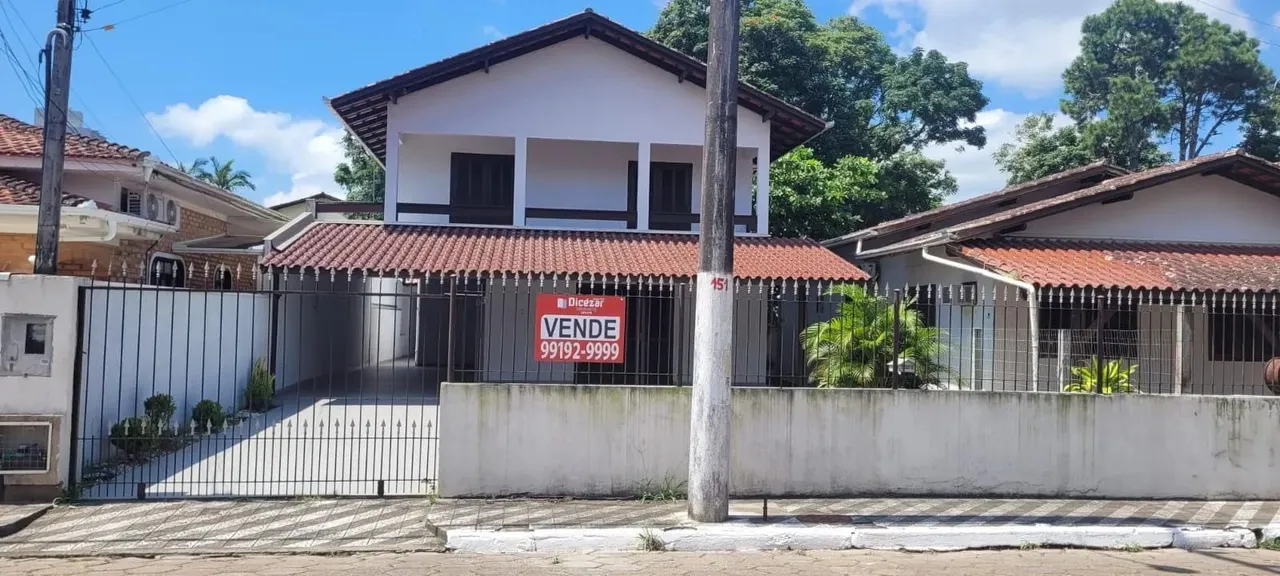 Sobrado à venda, Centro, Balneário Piçarras, SC