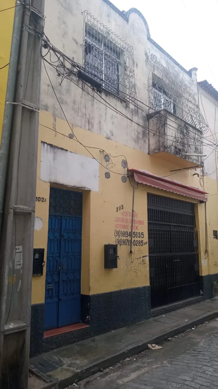 alugo casa a 20 metros da rua grande