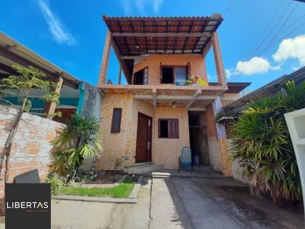 Sobrado em Porto Alegre, no bairro Hípica, com 2 dormitório(s), e 2 banheiros, à venda.