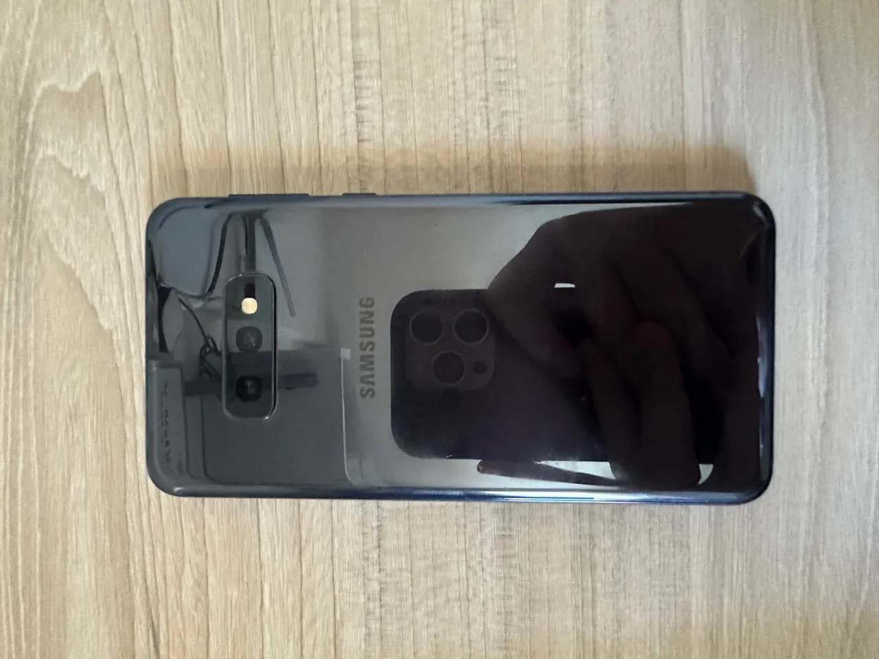 Samsung S10E (único dono)