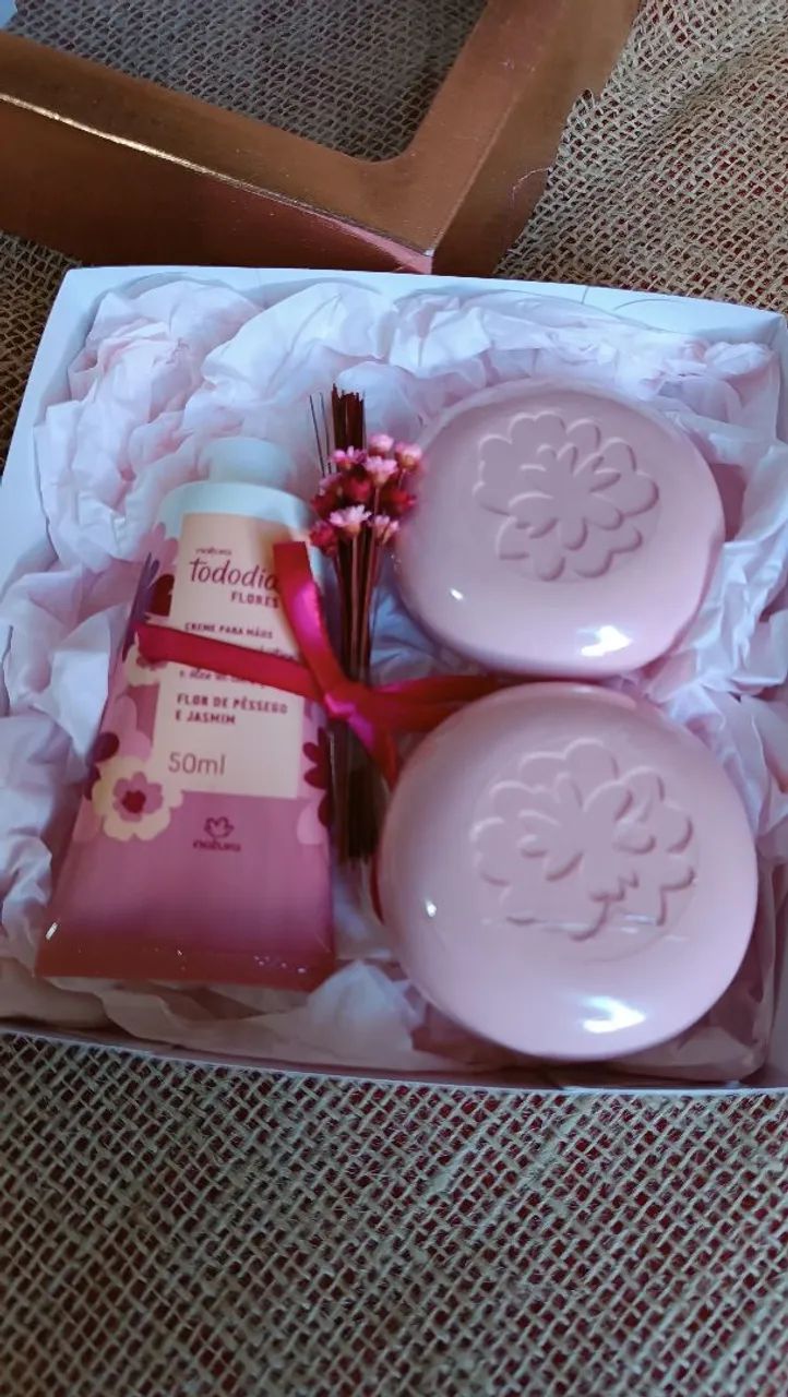 Kit Natura Tododia Flores - Creme para Mãos e Sabonete - Foto 2
