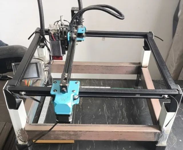 Gravdora a Laser e corte TTS20 PRO  20W