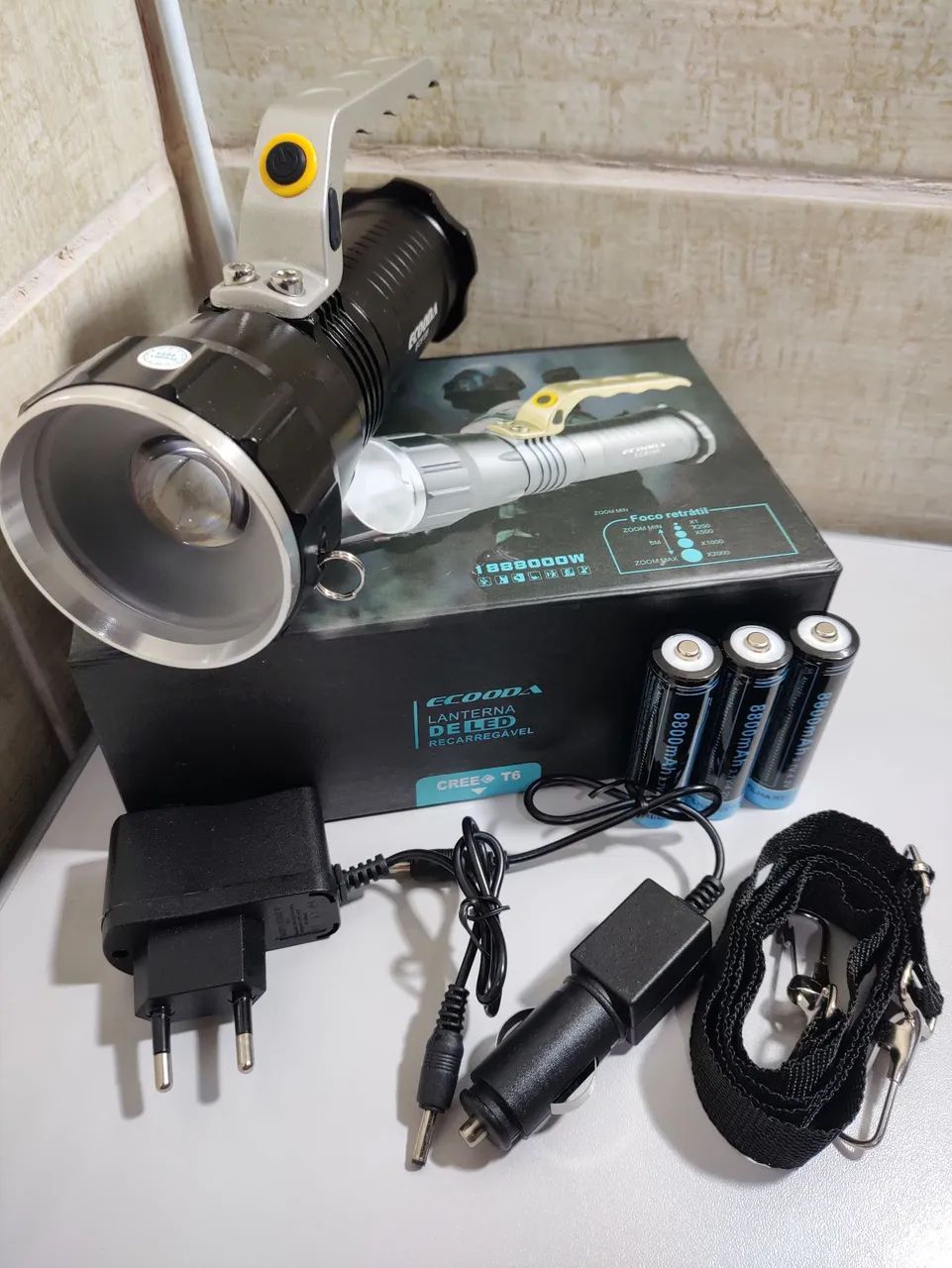 Lanterna Holofote Super LED Recarregável T6 - Camping e Aventura! - Foto 4
