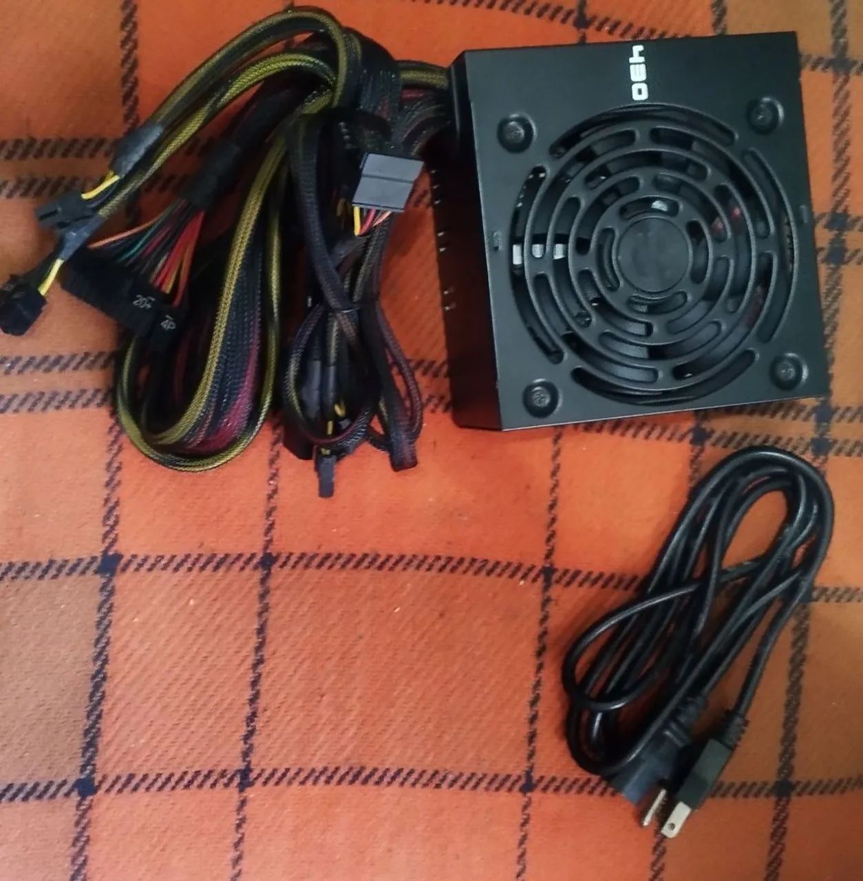 Fonte EVGA 430W Plus White bivolt com pfc ativo