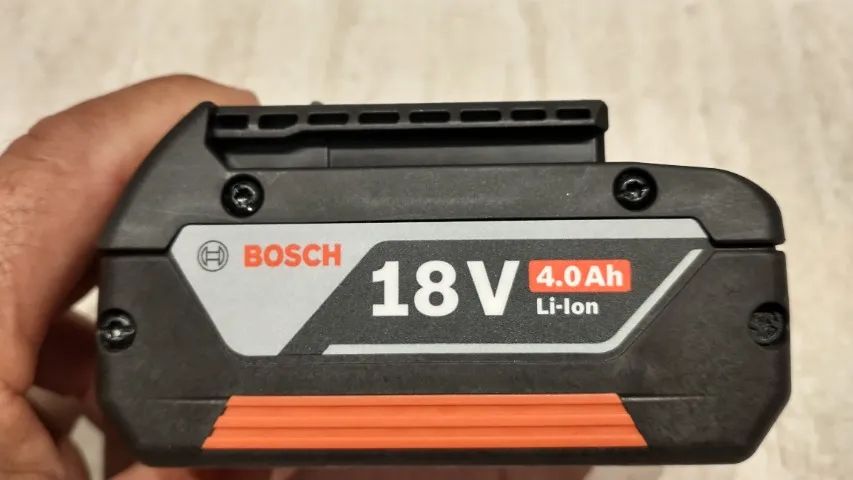Bateria Bosch 18v 4ah - Foto 5