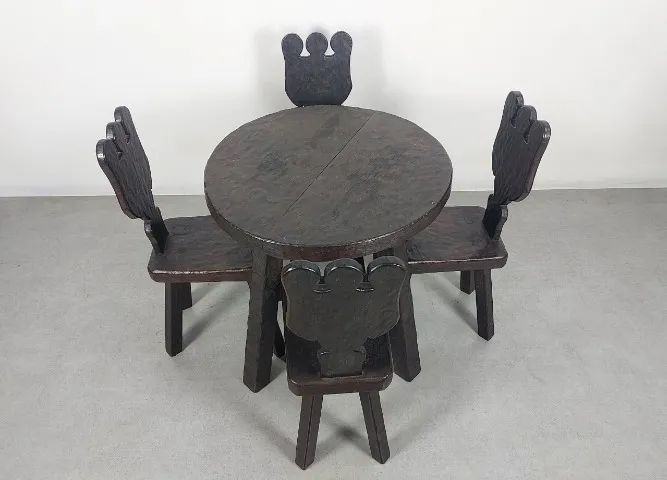 Mesa com 4 Cadeiras Rustico Década de 60, construído em madeira maciça