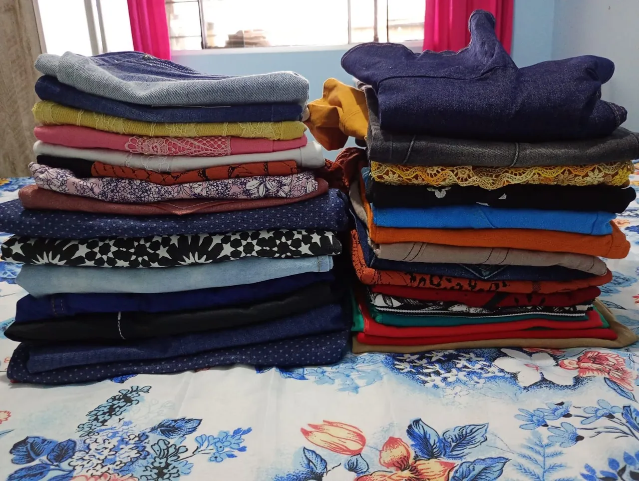 Lote de roupas femininas