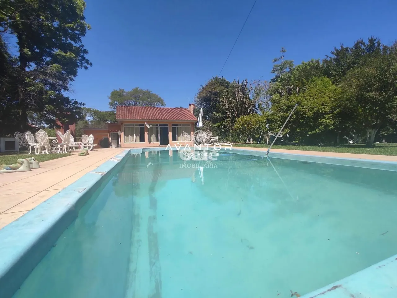 Sua linda chácara esta aqui. São 4,2 hectares com casa 4 dormitórios, piscina e