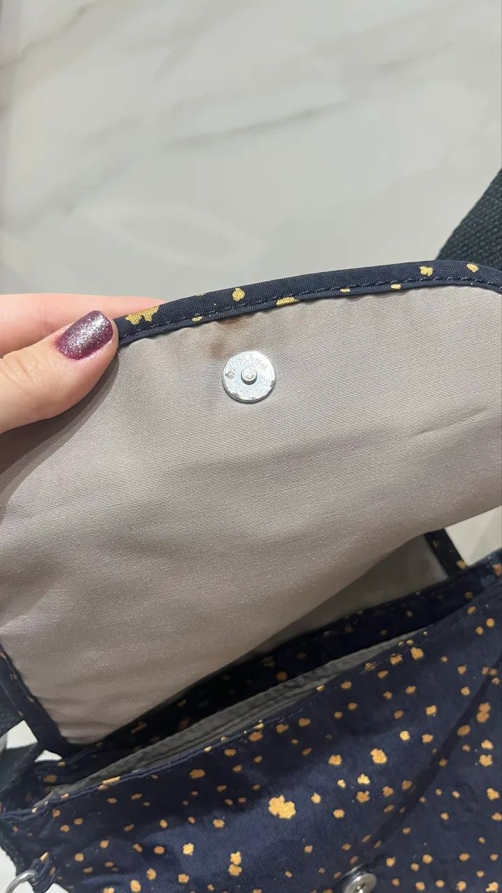 Bolsa transversal Kipling Sabian - seminova - Foto 3