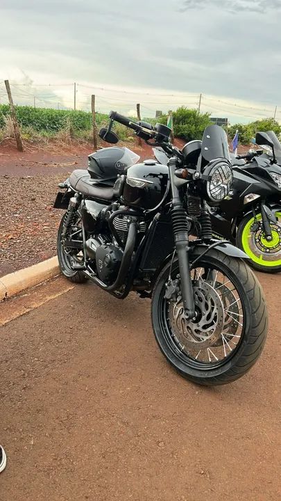 Bonneville T120 Black