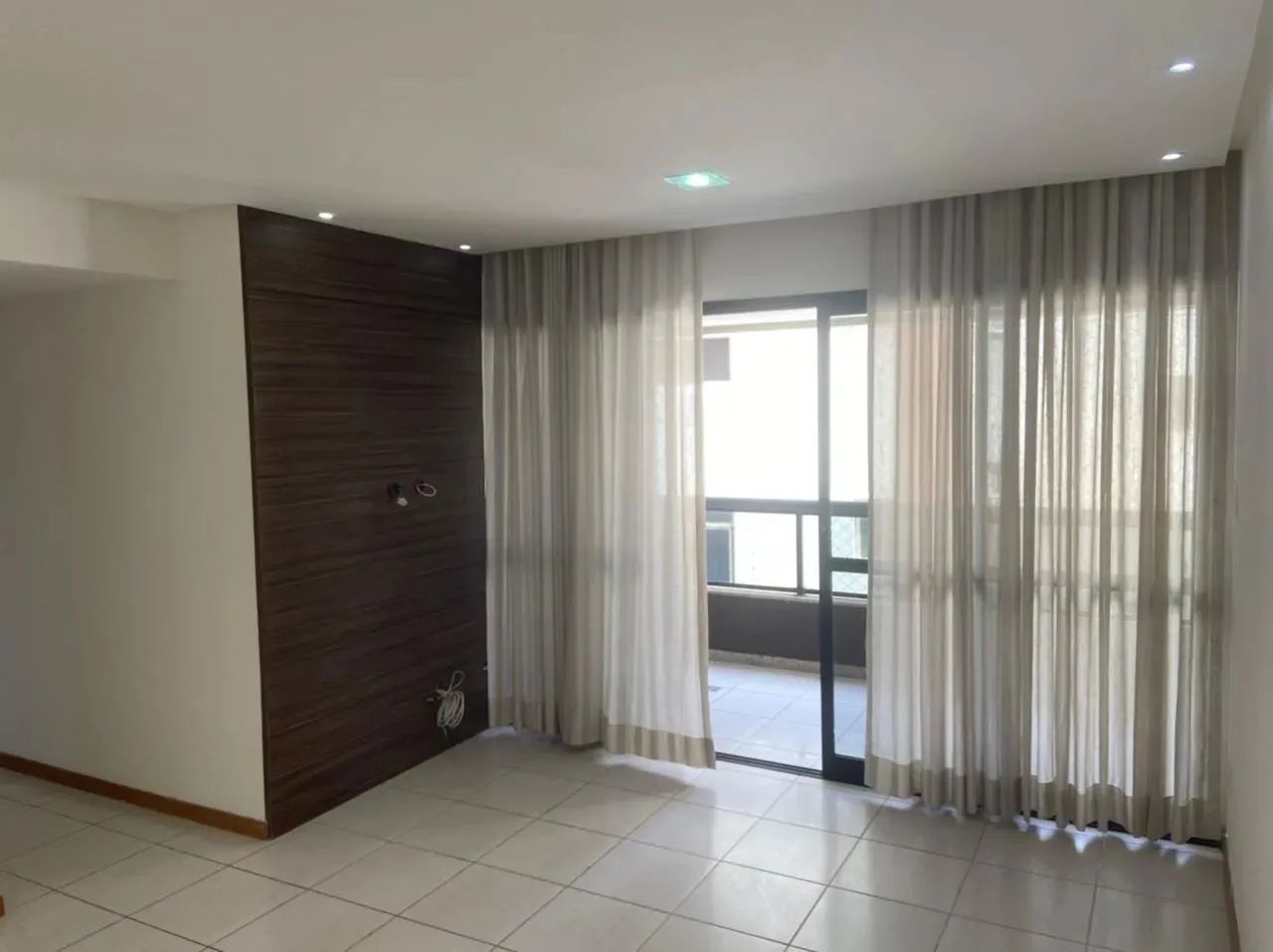 Alex Aluga, Apartamento 2/4 com Suíte e Varanda, no Melhor do Costa Azul