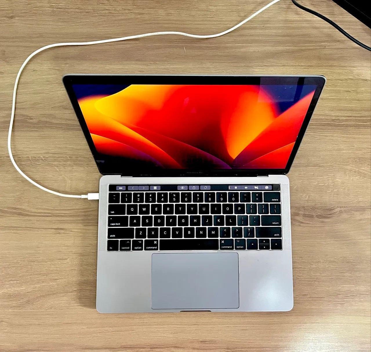 MacBook Pro 13? - 2017 (Touch Bar) - i5 | 8GB RAM | 512GB SSD