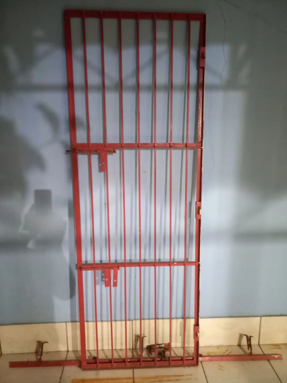 Portão de ferro reforçado