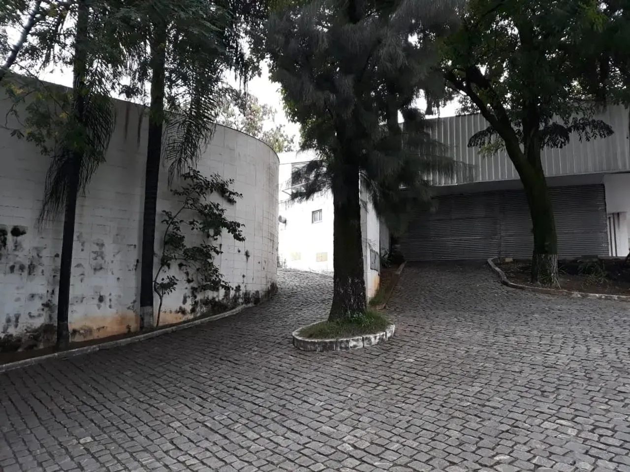 Ponto comercial para concessionárias de carro e moto para alugar na Pampulha