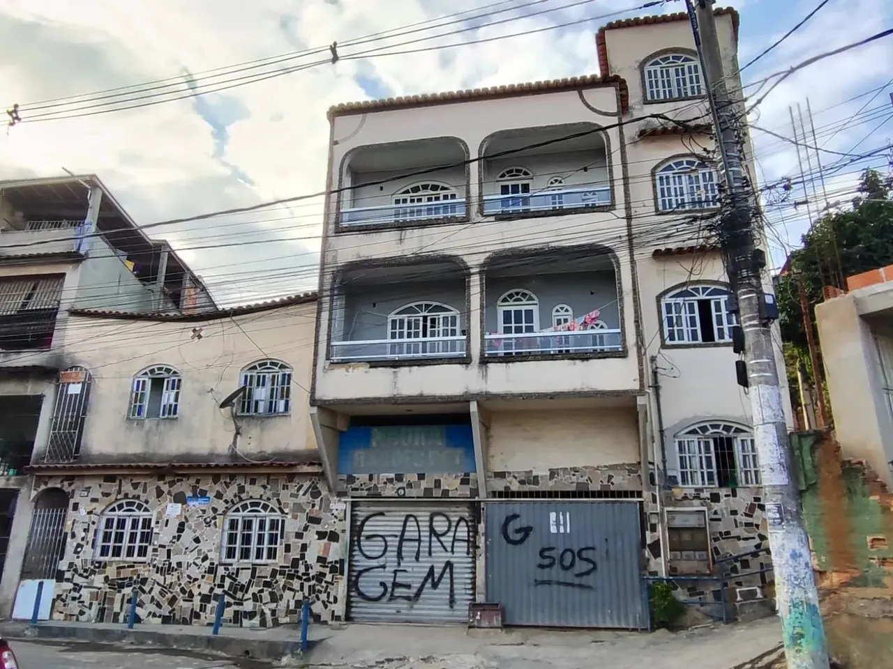 Prédio residencial com varios kitnets no Bairro Bonfim - Vitória - ES