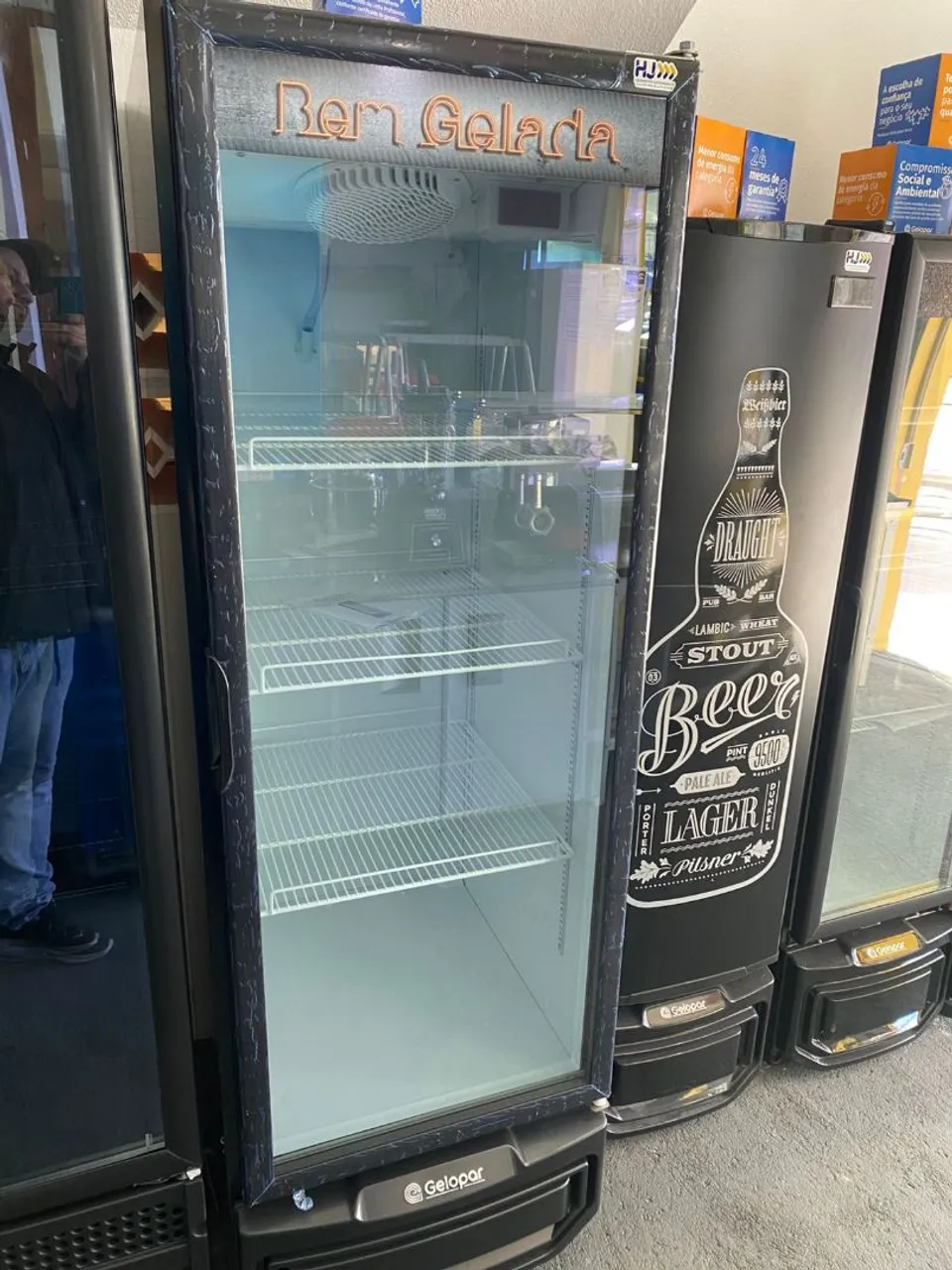 NZ. Cervejeira 570 litros porta de vidro Gelopar