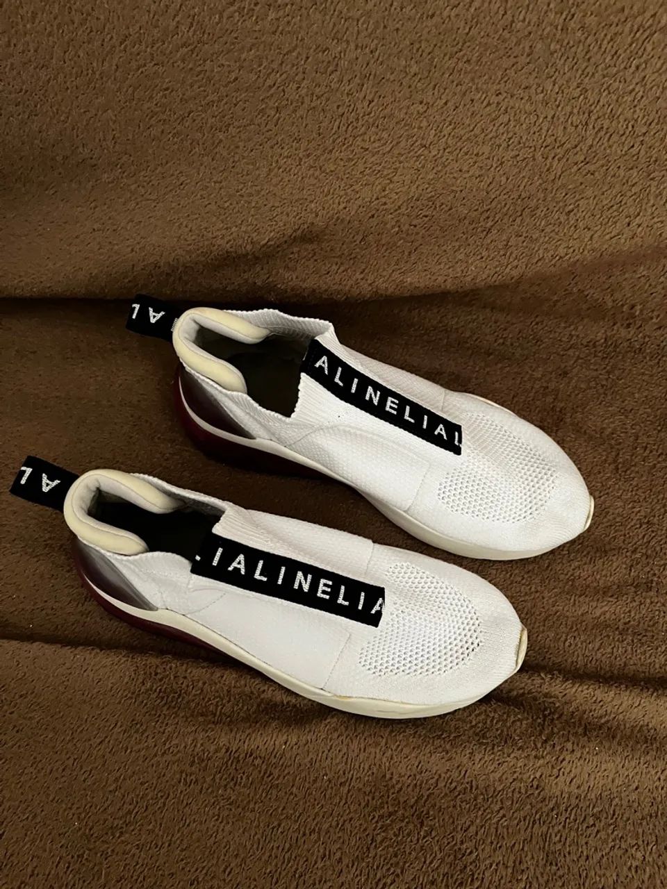 Tênis Slip On Branco Estiloso - Foto 4